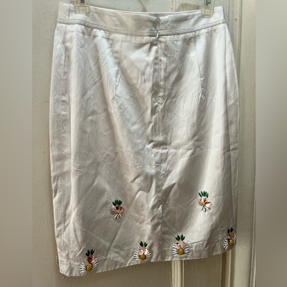 Banana Republic White Reflective Floral Skirt - Picture 2 of 5